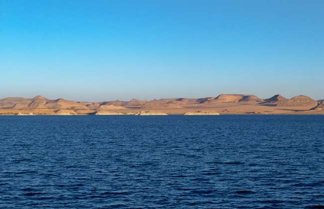 بسبب الأحوال الجوية وقف حركة الملاحة بنهر النيل وبحيرة ناصر بأسوان 