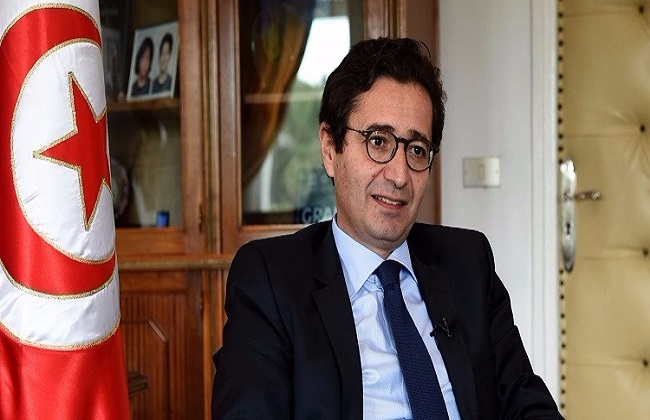 وزير تونسي يستقبل بعد اكتشافه صدور حكم بالسجن بحقه قبل سنوات