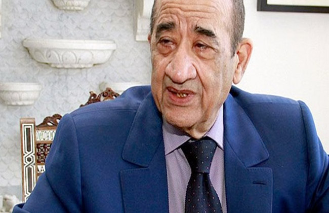 وزير الثقافة وشخصيات عامة في عزاء علي السمان بمسجد المشير طنطاوي