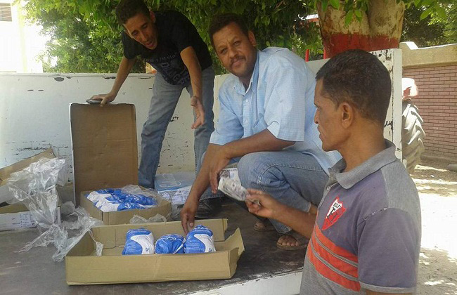 محافظ سوهاج توزيع  كرتونة دجاج مجمد على  مراكز 