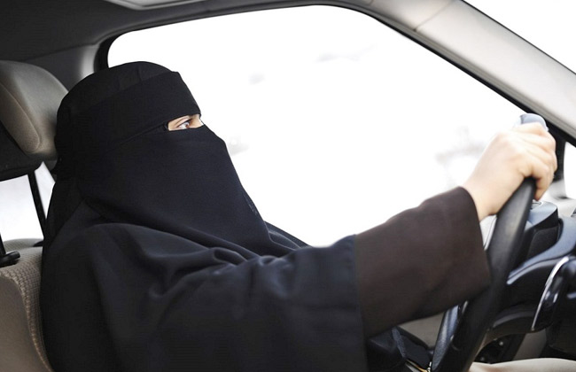 هيئة كبار العلماء السعودية لا يوجد مانع من قيادة المرأة للسيارات في ظل الضمانات الشرعية والنظامية