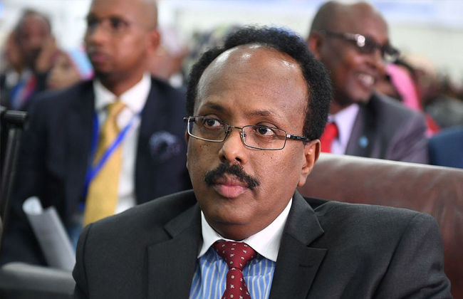 الرئيس الصومالي يعزل رئيس بلدية مقديشو ويعين خلفا له