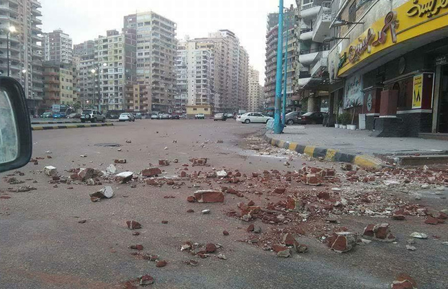 ليلة عصيبة بالإسكندرية جراء الطقس السيئ نرصد أبرز الخسائر على مدار يومين| صور
