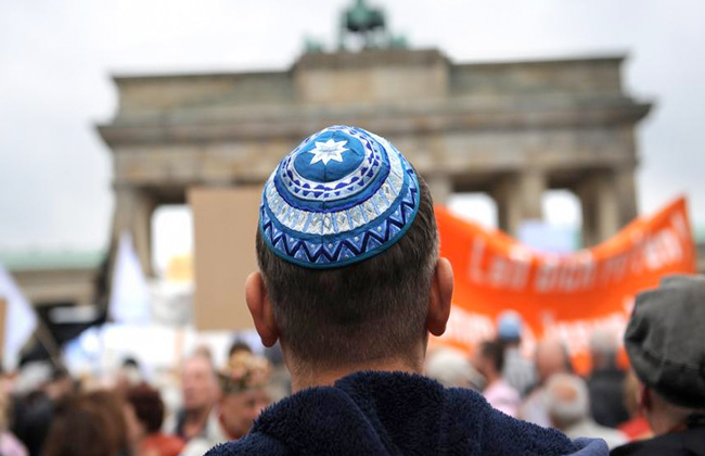 التحالف المسيحي الألماني يعد مشروع قانون لطرد المهاجرين المتهمين بمعاداة إسرائيل 