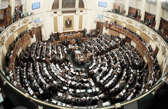 البرلمان يوافق نهائيا على مشروع قانون فرض رسوم تنمية موارد الدولة
