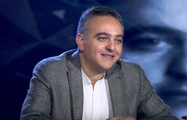 رئيس مهرجان القاهرة السينمائي يكرم يوسف شريف رزق الله وسمير صبري