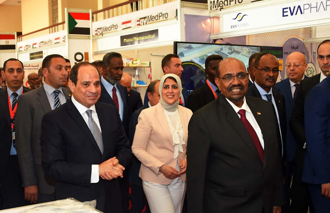 الرئيس السيسي ونظيره السوداني يفتتحان المعرض المصري للمنتجات الطبية بالخرطوم