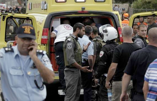 مقتل إسرائيليين اثنين في عملية طعن وإطلاق نار بالضفة الغربية