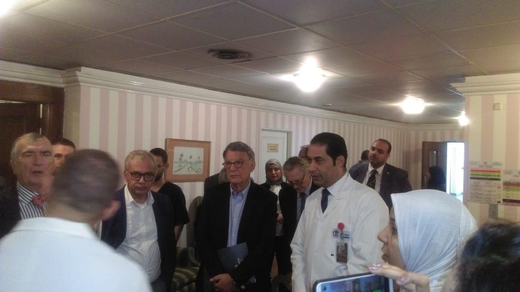 وفد فرنسي يزور مستشفي معهد ناصر للبحوث والعلاج‎