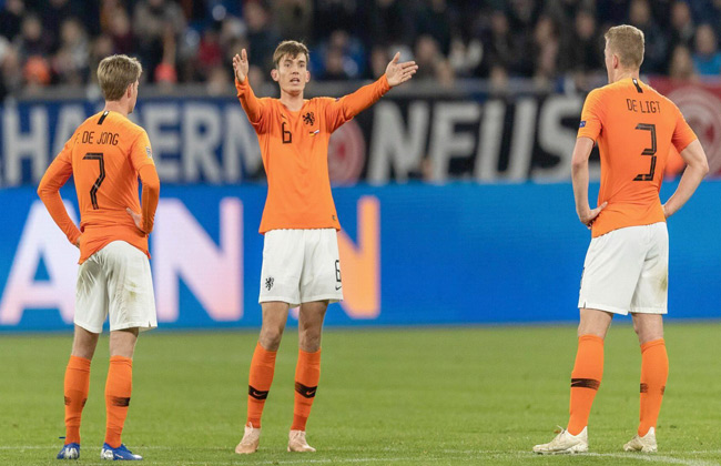 هولندا تتعادل في الوقت القاتل أمام ألمانيا وتتأهل إلى نصف نهائي دوري الأمم الأوروبية