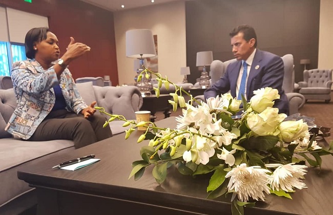 أشرف صبحي يلتقي وزيرة شباب رواندا ويؤكد أهمية التعاون الثنائي