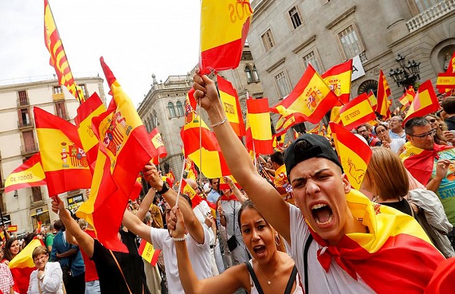 آلاف يتظاهرون في مدريد تأييدا لوحدة إسبانيا