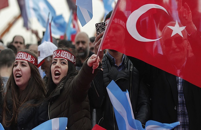 الآلاف يتظاهرون ضد غلاء المعيشة في جنوب شرق تركيا
