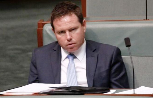وزير أسترالي يعتزم اعتزال السياسة على خلفية تصرف غير لائق مع امرأة أصغر سنا