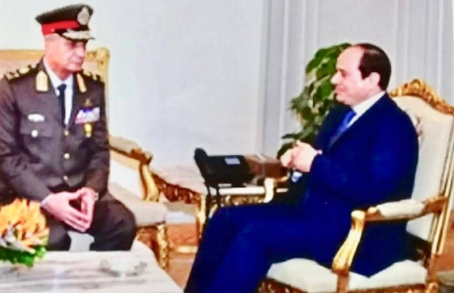 الرئيس السيسي يلتقي وزير الدفاع والإنتاج الحربي