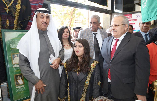 الملحقية السعودية تشارك في الملتقى الأول للثقافات بجامعة القاهرة | صور