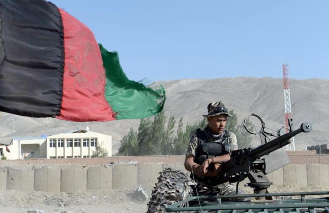 الاستخبارات الأفغانية تقتل  مسلحين في مداهمة لمجمع عسكري لـطالبان