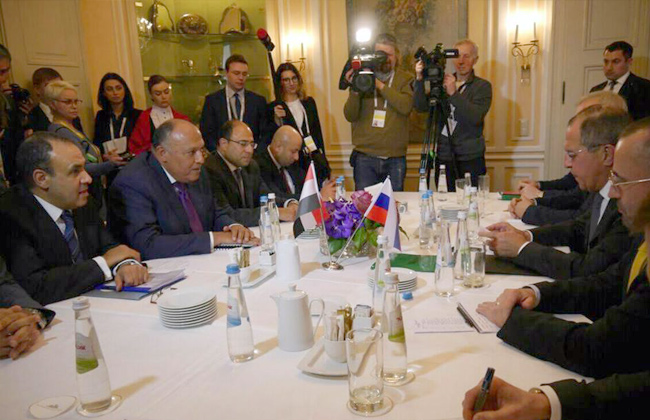 وزيرا خارجية مصر وروسيا يعقدان جلسة مباحثات ثنائية علي هامش مؤتمر ميونيخ للأمن | صور