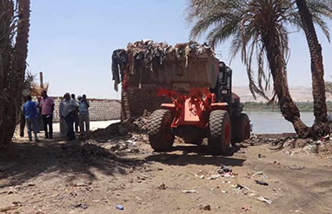 البيئة حملة لتطهير النيل من المخلفات بأسوان