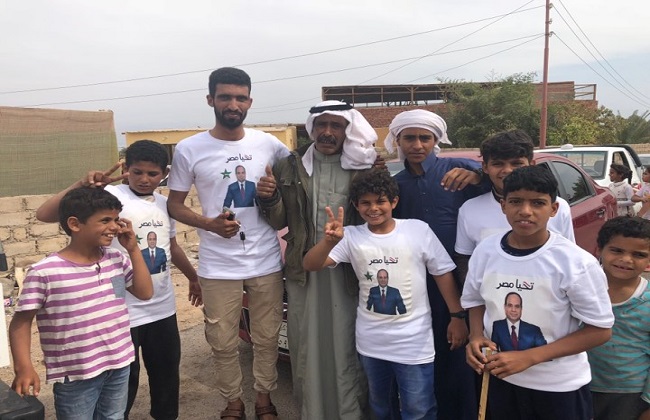 مشايخ  قبيلتى المزينة والترابين في سيناء ينظمون مسيرة لدعم الرئيس السيسي بالانتخابات| صور