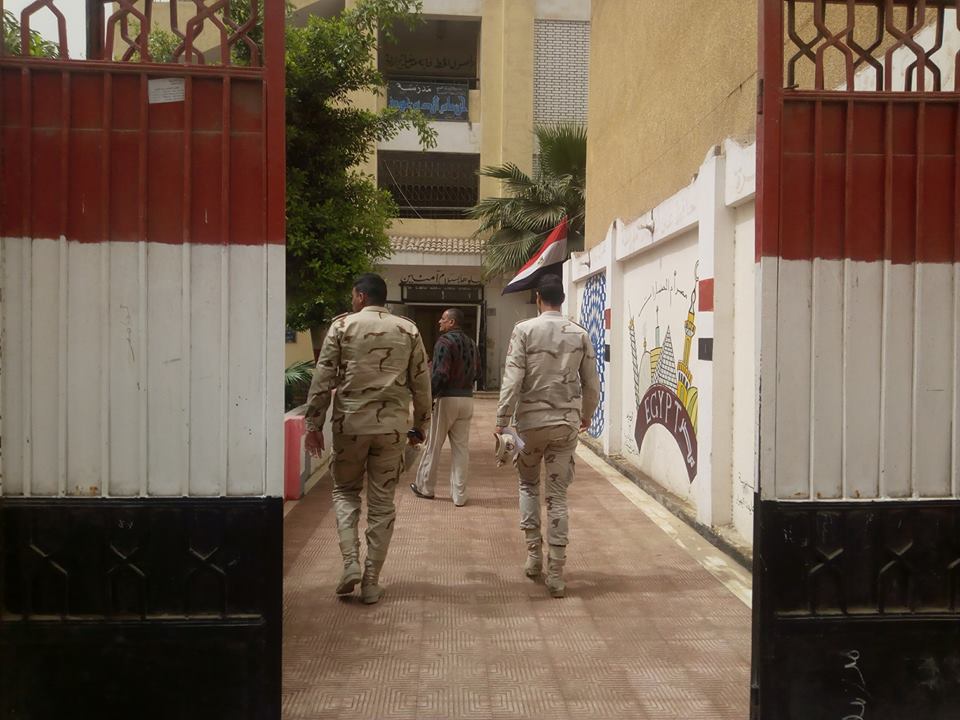 تأخر فتح  لجان انتخابية بعدد من قرى الغربية
