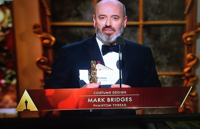 مارك بريدجيز يفوز بأوسكار أفضل تصميم أزياء عن فيلم فانتوم ثريد