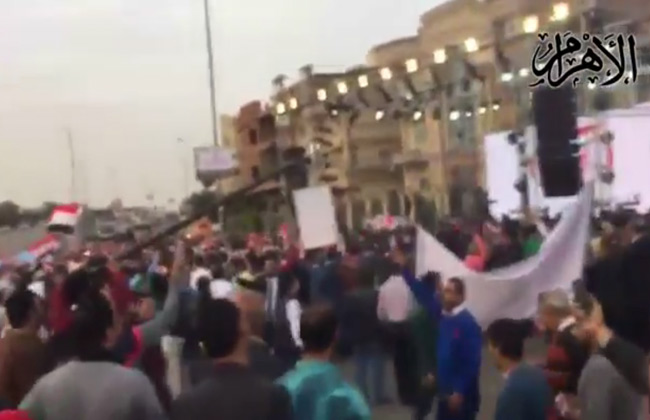مواطنون بالتجمع الخامس يحتفلون بفوز الرئيس السيسي بفترة ثانية | فيديو