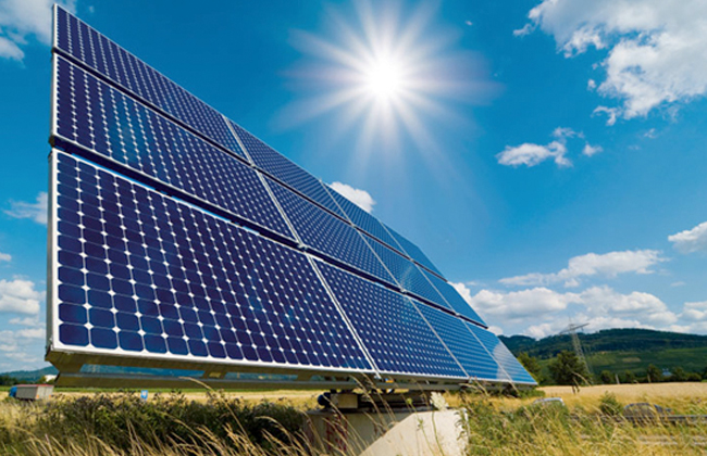 ارتفاع أسعار الكهرباء يزيد الطلب على الطاقة الشمسية.. والدولة تتجه لتعزيز إنتاجها واستخدامها - بوابة الأهرام