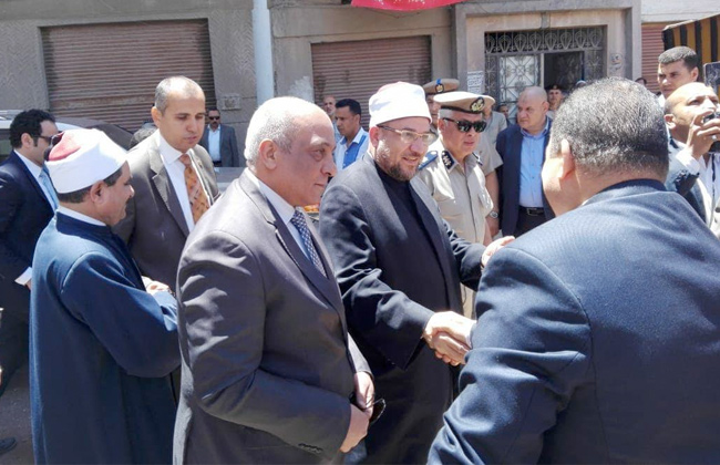 وصول وزيري الأوقاف والآثار إلى رشيد لافتتاح تجديدات مسجدين أثريين| صور