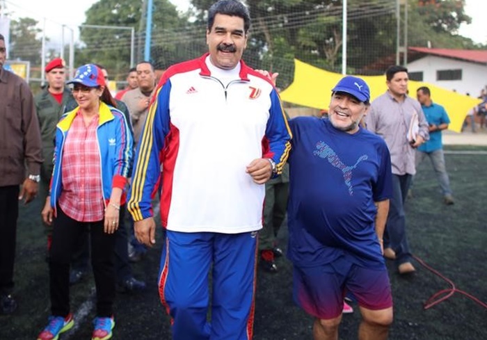 مارادونا يدعم الرئيس الفنزويلي مادورو فى ختام حملته الانتخابية
