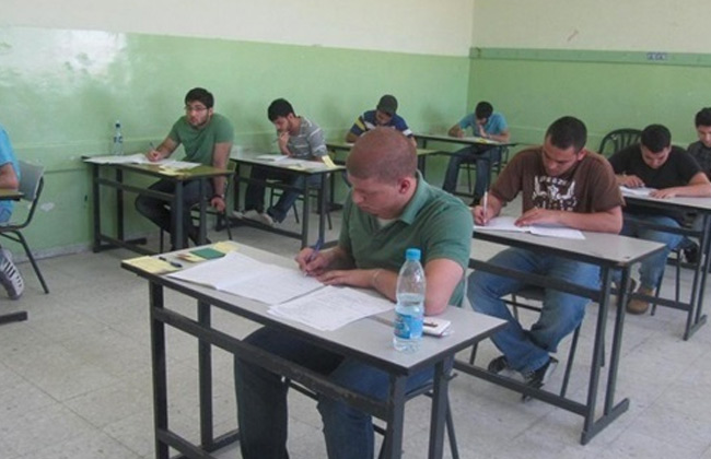 طلاب الدبلومات الفنية يؤدون الامتحان في ثامن أيام الدور الثاني