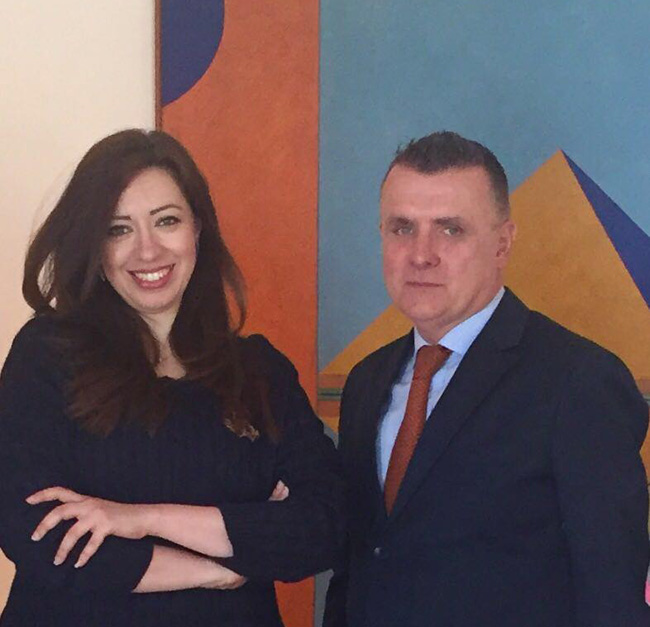 سفير السويد بالقاهرة مع سوسن مراد رئيسة تحرير مجلة البيت