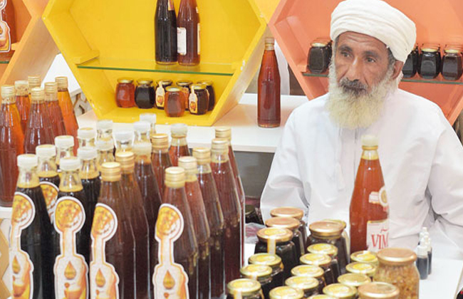 أجود أنواع العسل في العالم يجتمع في معرض السوق العمانية - بوابة الأهرام