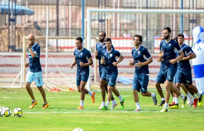 قياس الوزن للاعبي الزمالك قبل انتهاء فترة الراحة