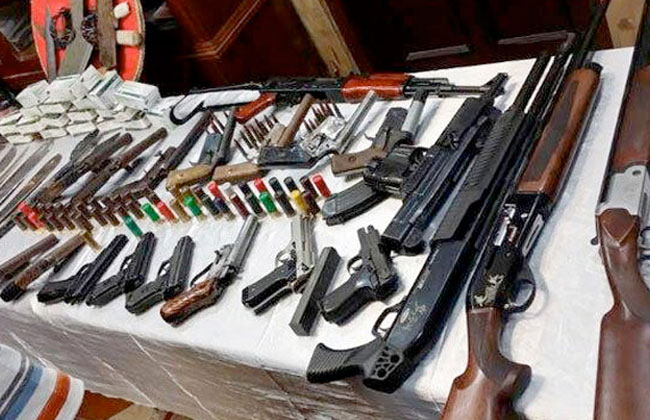 ضبط  قطعة سلاح ناري و قضية مواد مخدرة خلال حملات أمنية بمختلف المديريات