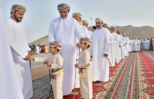 عادات وتقاليد تراثية في احتفال العمانيين بعيد الأضحي المبارك