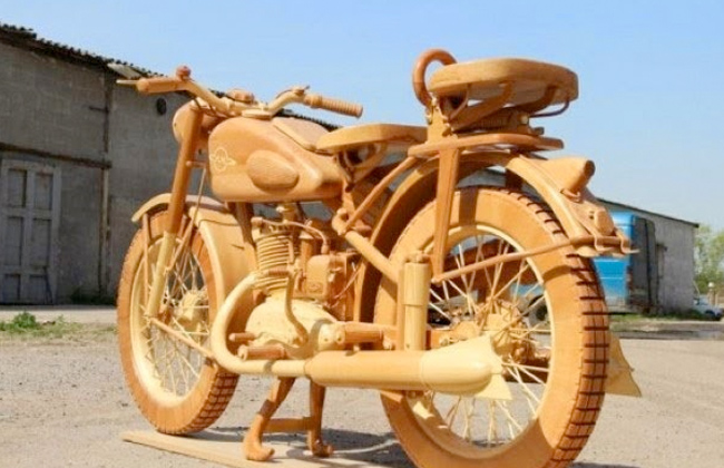 نجار صيني يصنع دراجة خشب بالكامل - بوابة الأهرام