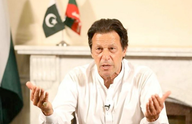 رئيس الوزراء الباكستاني يدعو إلى الإغلاق الذكي لمكافحة كورونا