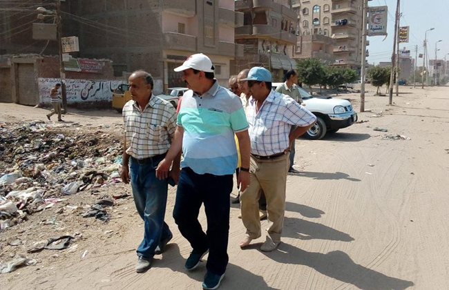 رئيس مدينة المحلة يقود حملة نظافة مكبرة بـ كفر حجازي | صور - بوابة الأهرام