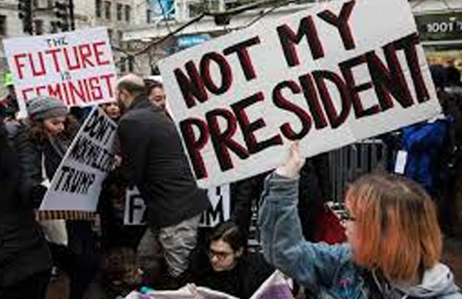 مسيرة النساء تنطلق ضد الرئيس الأمريكي