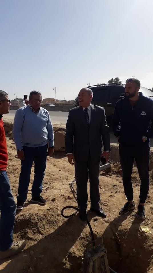 نائب محافظ القاهرة يتفقد إصلاح خط غاز بجسر السويس