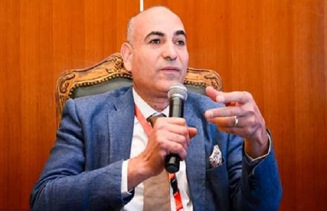 الدكتور ناصر عبدالباري أستاذ ورئيس قسم الأورام جامعة المنوفية