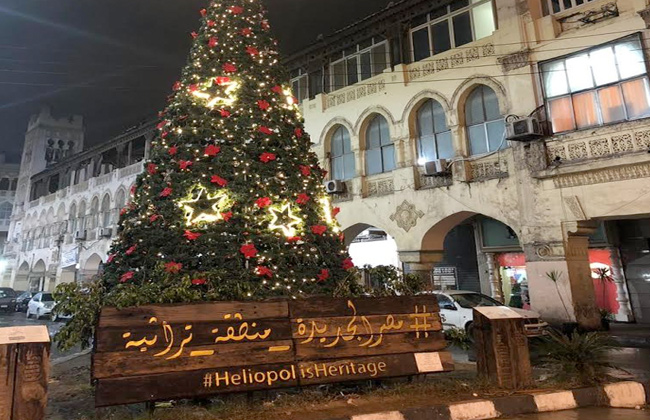 رئيس مؤسسة تراث مصر الجديدة أعدنا تجميل شجرة الكريسماس وطالبنا بفتح تحقيق فيما حدث 