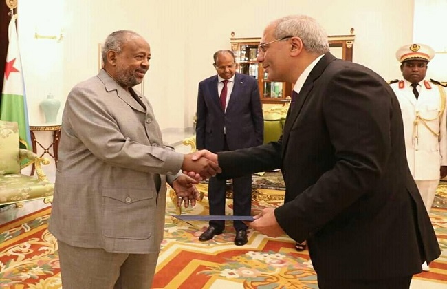 رئيس جيبوتي يؤكد وقوفه إلى جانب مصر ودعمه لجهود تعزيز العلاقات الثنائية | صور