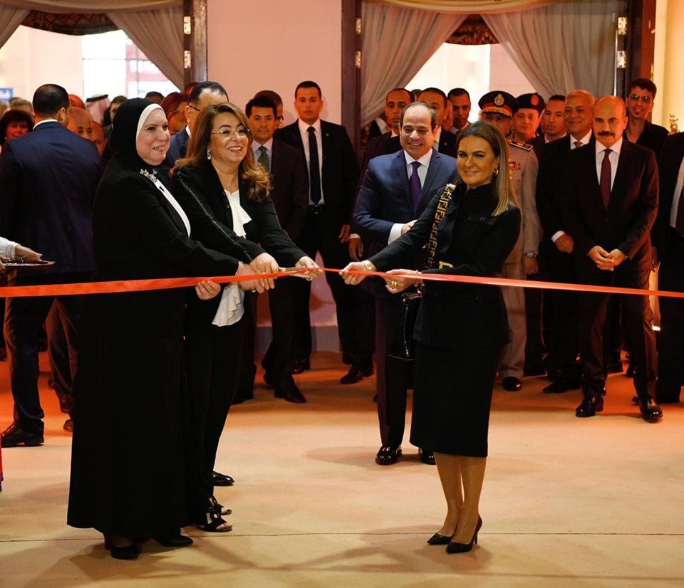 الرئيس السيسي خلال افتتاحه معرض تراثنا