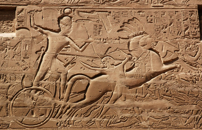 كيف نقش الفراعنة أمجاد وبطولات الجيش المصري على جدران معبد الكرنك | صور