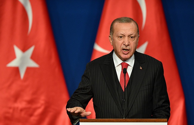 يقاتل باستماتة لاستعادة شعبيته أردوغان بين التزلف لأتاتورك وترحيل الدواعش الأجانب 