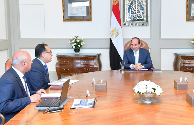 تفاصيل اجتماع الرئيس السيسي مع رئيس الوزراء ووزيري النقل والتخطيط|فيديو -  بوابة الأهرام