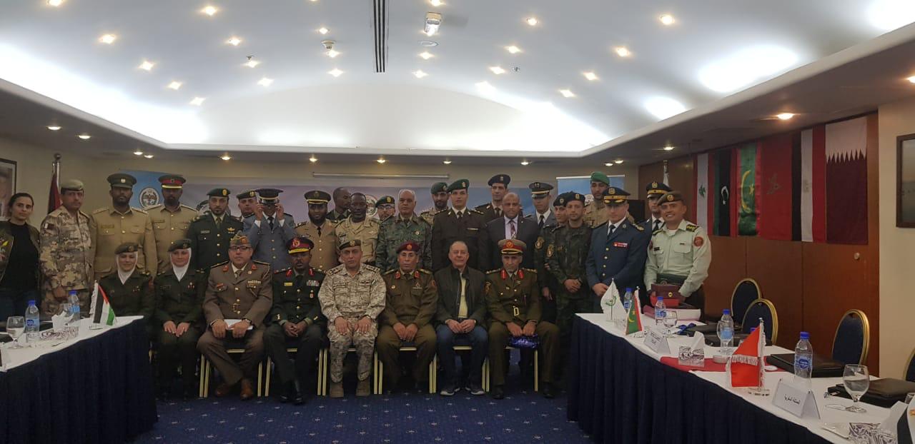 تكريم المشاركين في ختام دورة الإعداد البدني العسكرية بالأردن