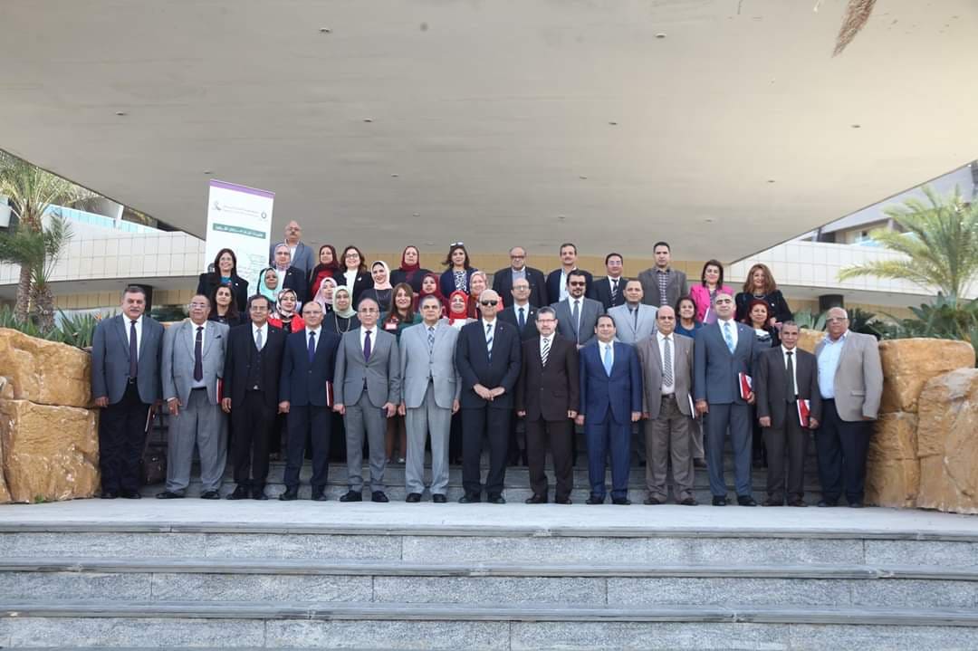 رئيس جامعة الزقازيق يشارك في أعمال اجتماع مجلس أمناء الشبكة القومية لأبحاث السرطان بالإسكندرية | صور